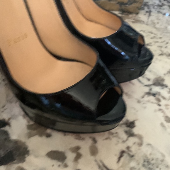 Shoes 👠 - Picture 12 of 17